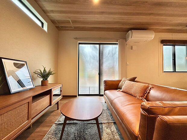 造りこんだ空間演出の妙が生み出す光と質のハーモニーはこの住宅のクオリティの良さを実感させてくれます。