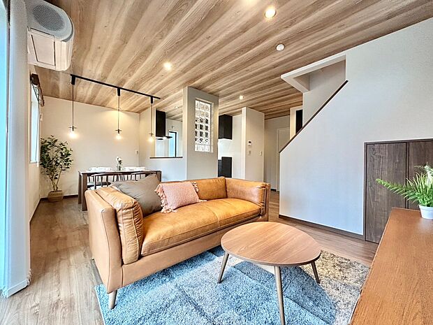 家族と陽光のあたたかさで、楽しい毎日と明るい未来を予感させる「空間が織り成す一つ先の住み心地」。