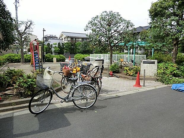 もちの木児童遊園まで約247m