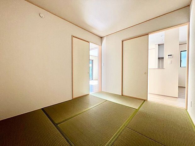 【Japanese-style room】和室