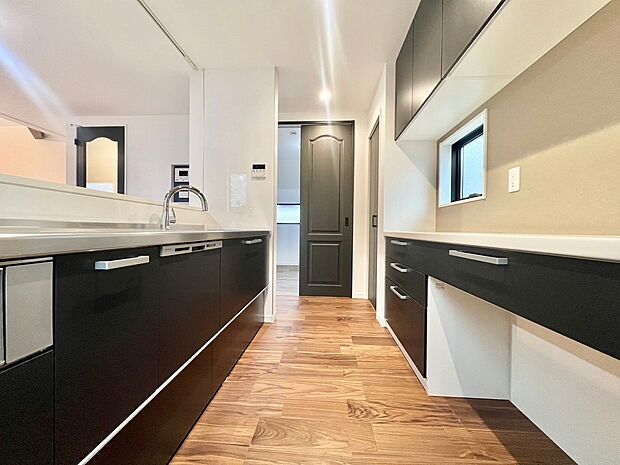 会話の弾むキッチンは自然とご家族の中心に。より一層、家族団欒のお時間が増えることでしょう。