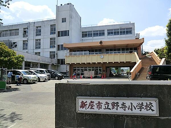 apartment 埼玉県新座市栗原４丁目
地図を見る