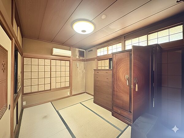 【Japanese-style room】和室