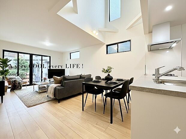 【配置してある家具や小物はCGによるイメージです。】【Livingroom】リビング