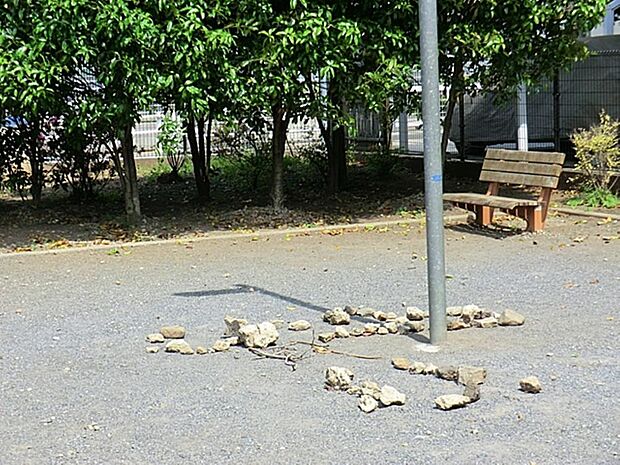 梅園三丁目児童遊園まで約208m