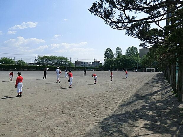 市民広場まで約671m