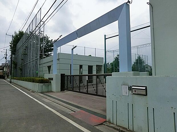 杉並区立杉森中学校まで約494m