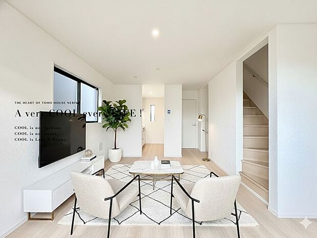 【配置してある家具や小物はCGによるイメージです】 【Livingroom】リビング