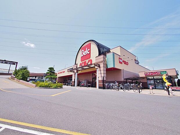 ベルク池田店まで約833m