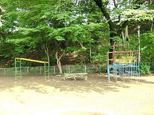中里柿の下児童遊園まで約568m