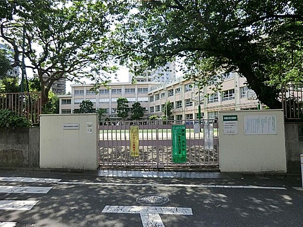板橋区立板橋第六小学校まで約449m
