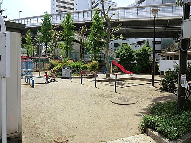 池袋本町一丁目児童遊園まで約608m
