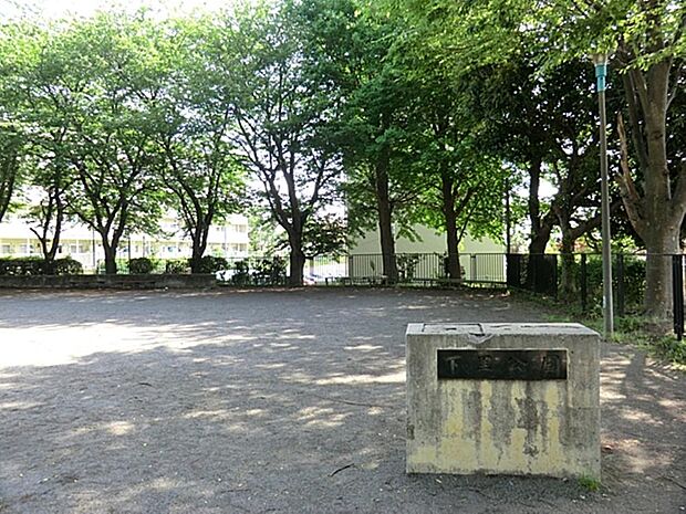 下里公園まで約1066m