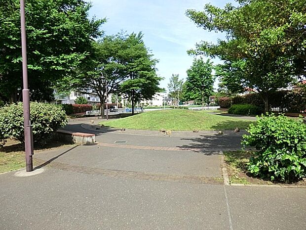 竹丘ゆうゆう公園まで約28m