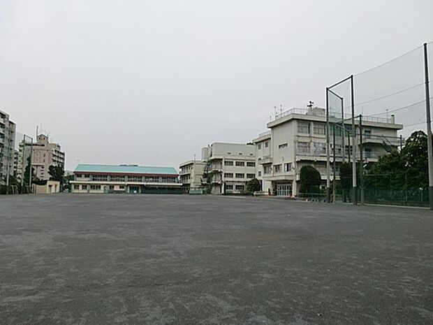 西東京市立柳沢中学校まで約356m