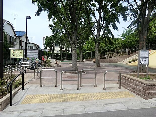 三丁目森公園まで約864m