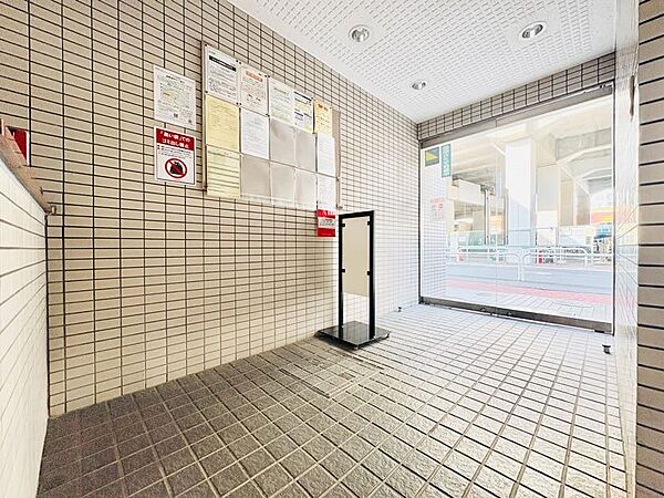 【Entrance hall】エントランスホール