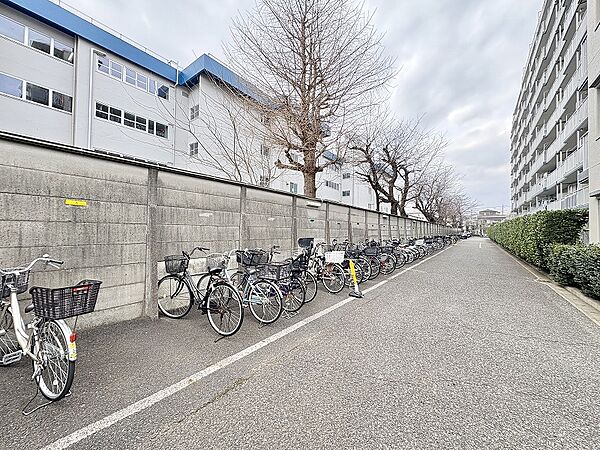 【Bicycle parking area】駐輪場