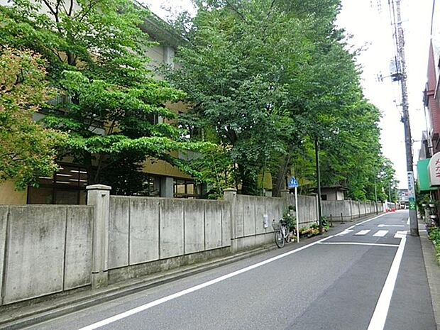 立教女学院小学校まで約383m