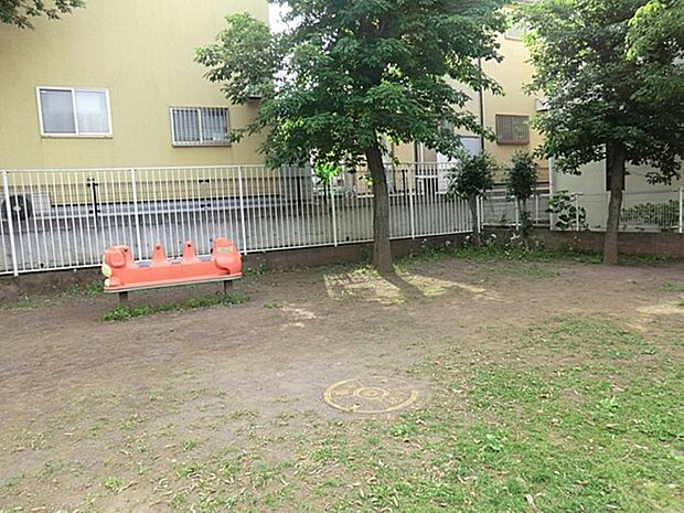 竹丘下里児童遊園まで約445m