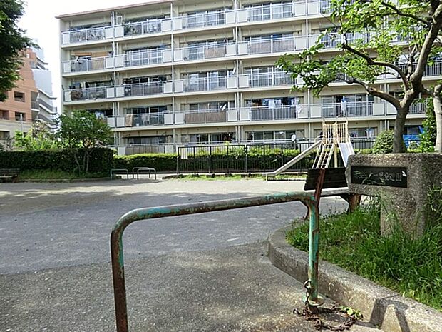 赤羽北三丁目第一児童遊園まで約349m