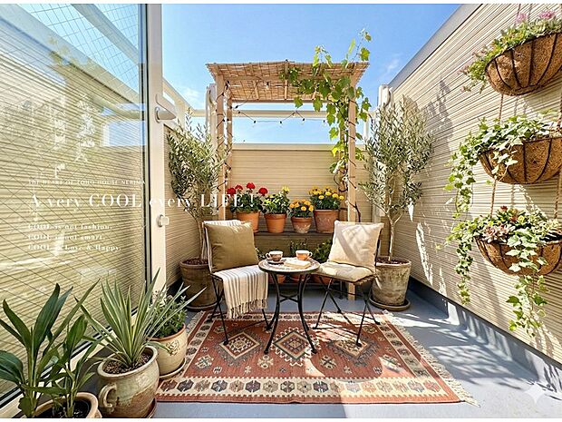 【配置してある家具や小物はCGによるイメージです。】【Balcony】バルコニー