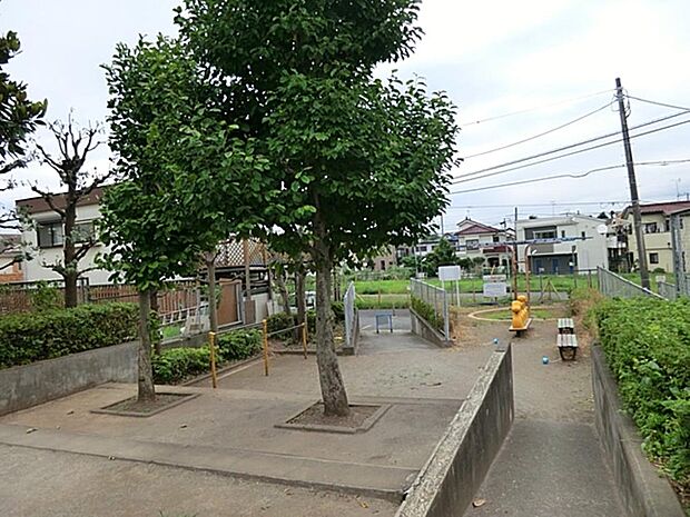 泉町第三公園まで約322m