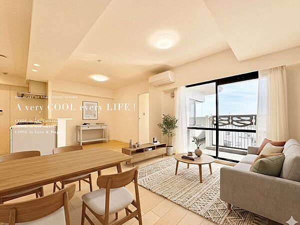 【配置してある家具や小物はCGによるイメージです。】【Livingroom】リビングルーム