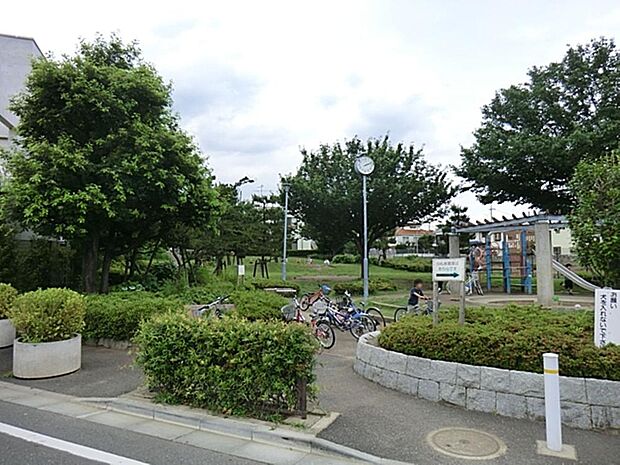 大泉影山公園まで約411m