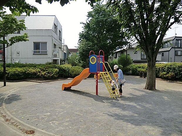 赤塚二丁目ふれあい公園まで約486m