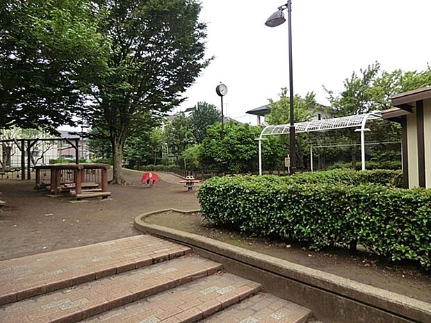 梨の花公園まで約345m