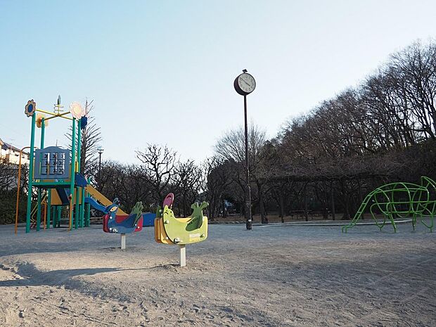 赤塚溜池公園まで約950m