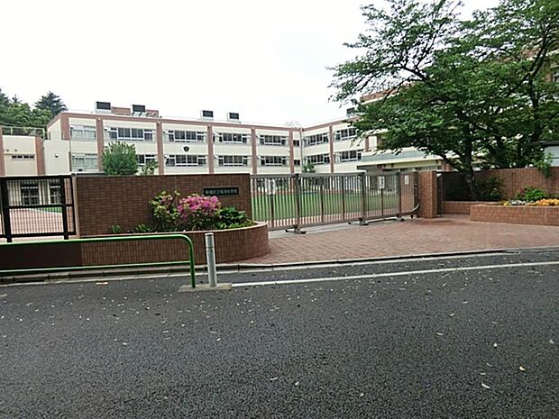 板橋区立桜川小学校まで約561m