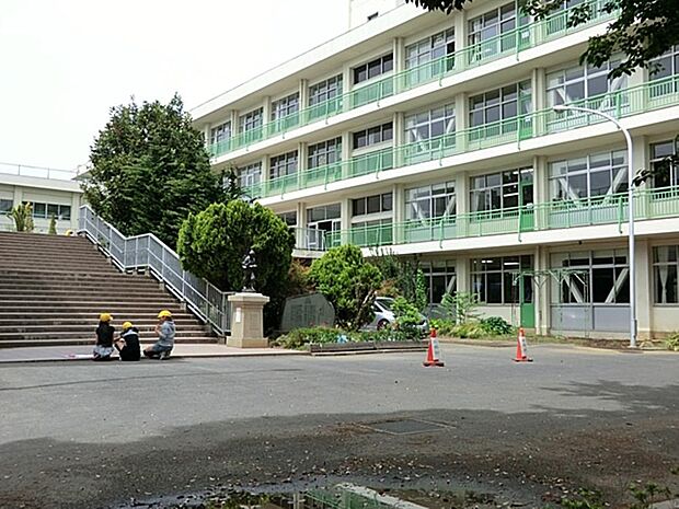 所沢市立所沢小学校まで約683m