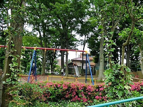 小茂根公園まで約185m