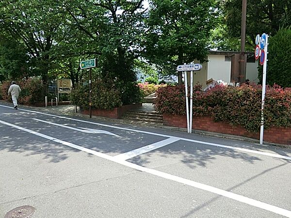 小竹みどり公園まで約500m