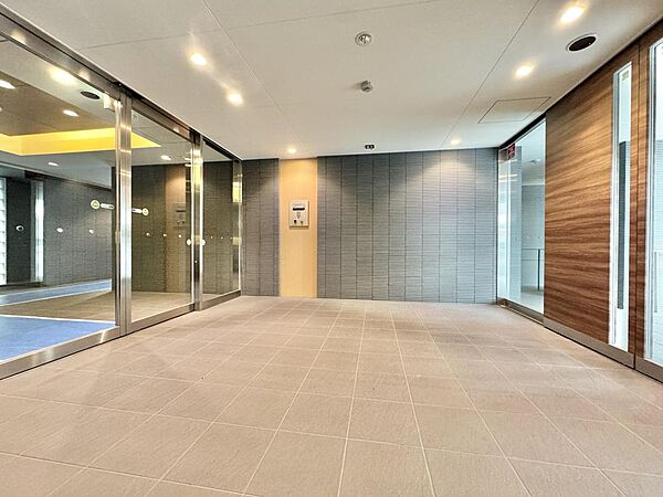 【Entrance hall】エントランスホール