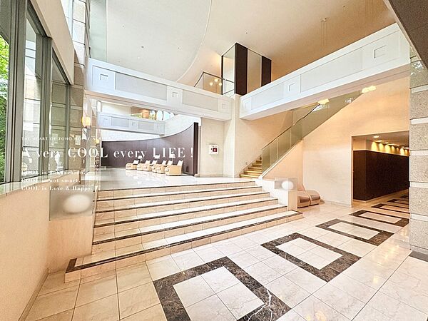 【Entrance hall】エントランスホール