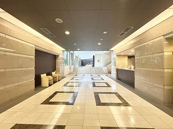 【Entrance hall】エントランスホール