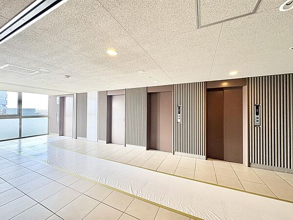 【Entrance hall】エントランスホール