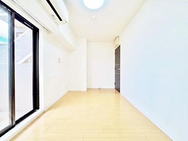 【画像処理技術で家具を消し、空室を再現しています。】【Bedroom】居室