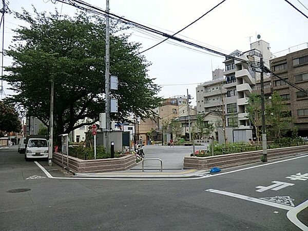 東中里公園まで約249m