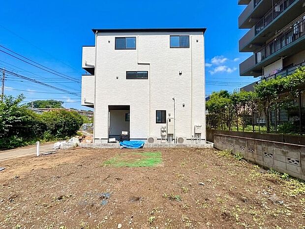 「AI加工により、空を晴天にしております」【Under construction】建設中