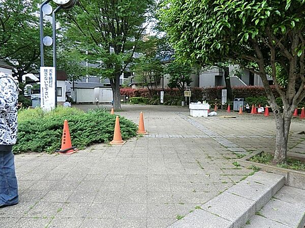 池袋ふれあい公園まで約303m