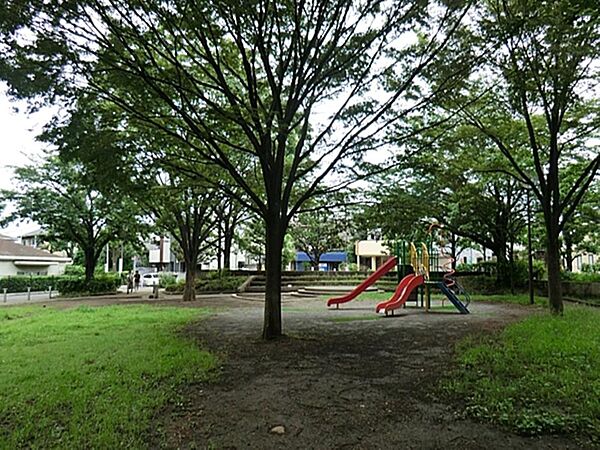 柳沢せせらぎ公園まで約742m
