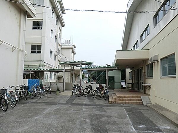 西東京市立保谷第二小学校まで約783m