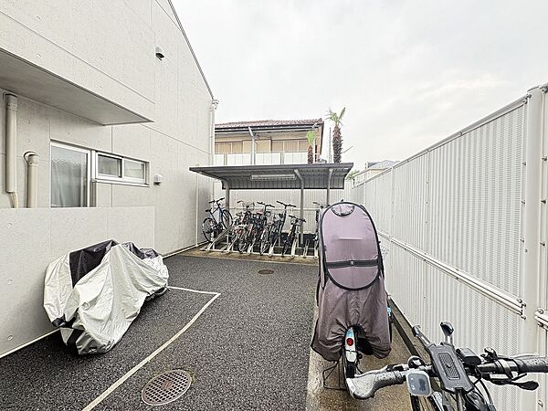 【Bicycle parking area】駐輪場