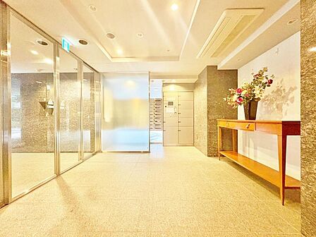 【Entrance hall】エントランスホール