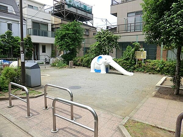 上池袋二丁目児童遊園まで約207m