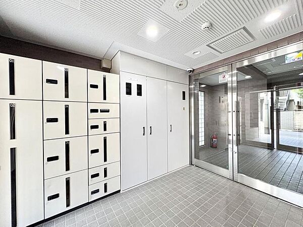 【Entrance hall】エントランスホール